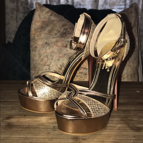 NEVER WORN GORGEOUS Rose Gold Strappy Heel 7.5 - Picture 8 of 8